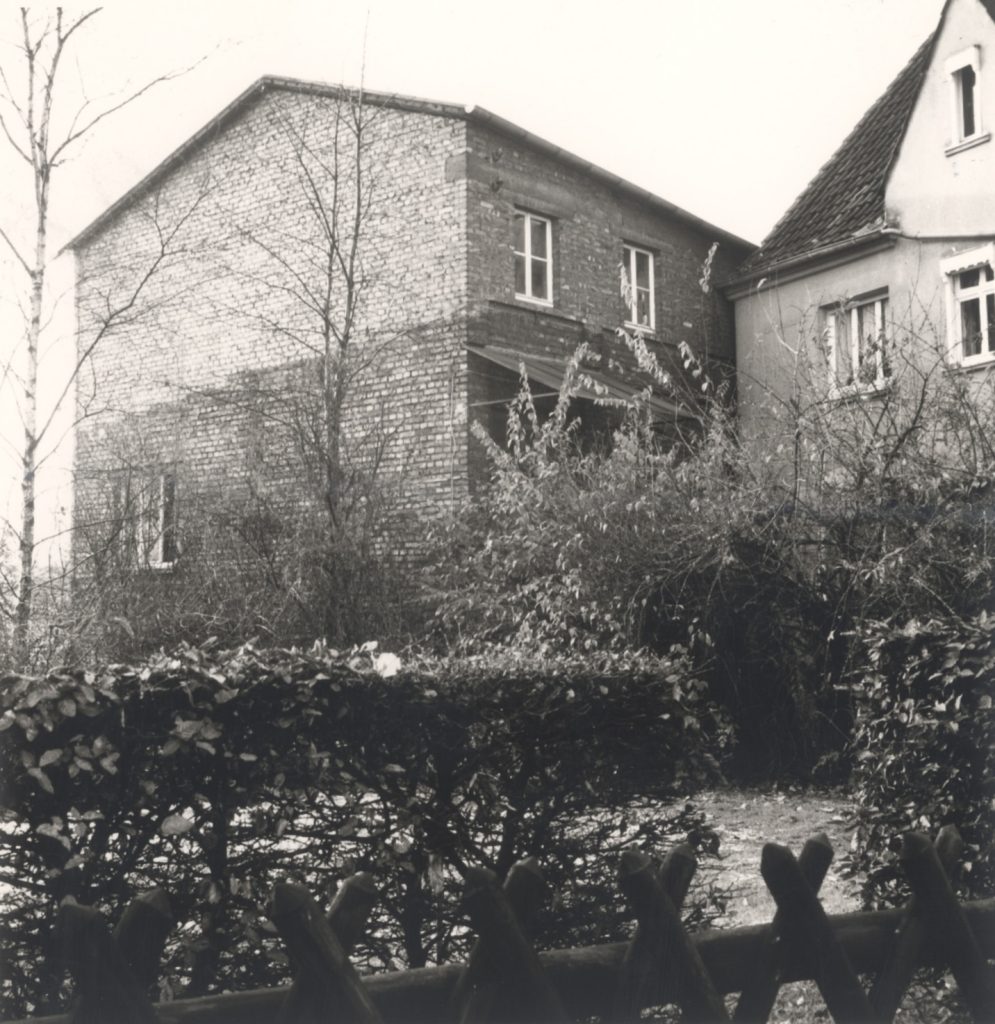 1890